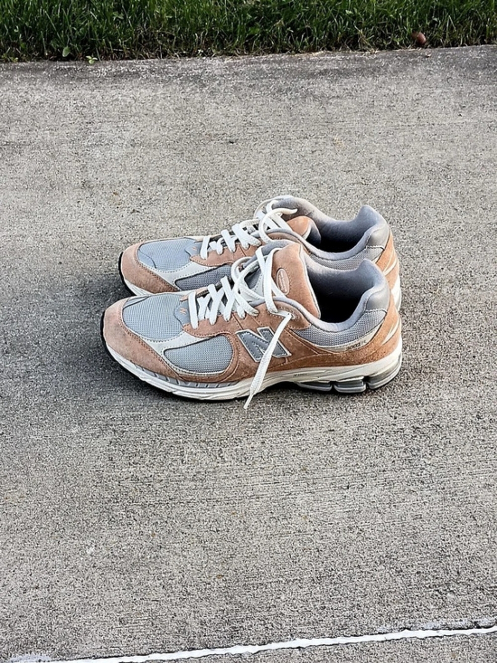 New Balance Men's 2002R Sweet Caramel Sneakers Pink & Gray Size US 11